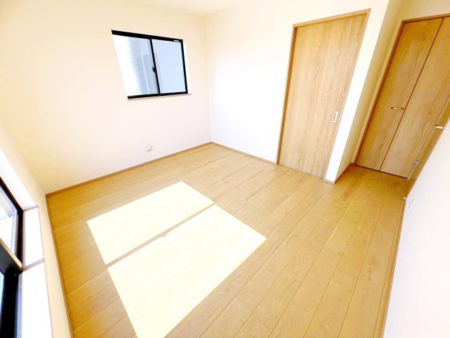 焼津市石津向町17番の洋室