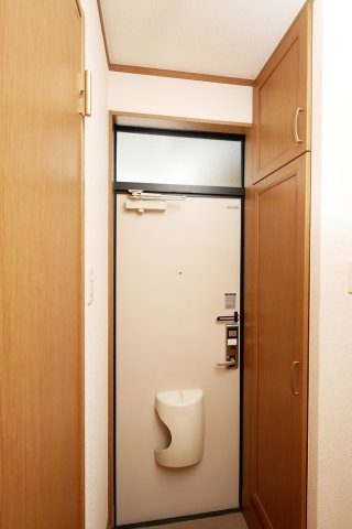 ビビエンタカワハラの玄関|ビビエンタカワハラ102号室　
