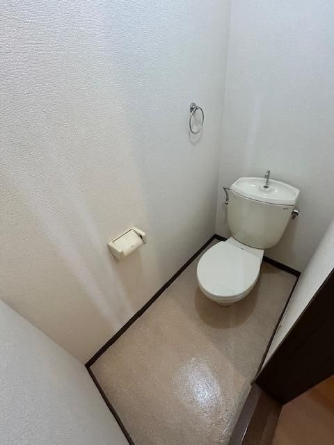 クレッセント椎名町１号棟のトイレ