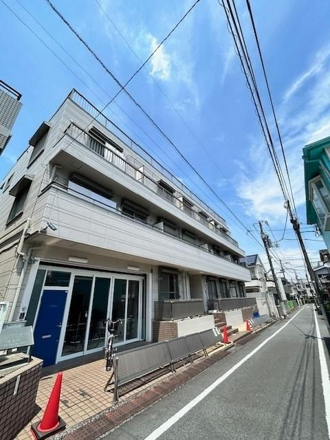 クレッセント椎名町１号棟の外観