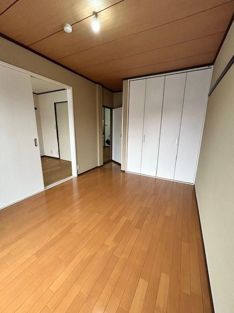 クレッセント椎名町１号棟の寝室