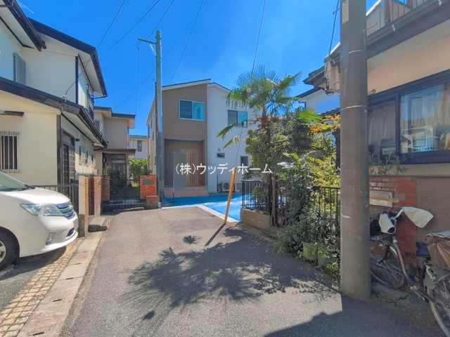 春日部市南3丁目第12期　新築一戸建ての前面道路含む現地写真
