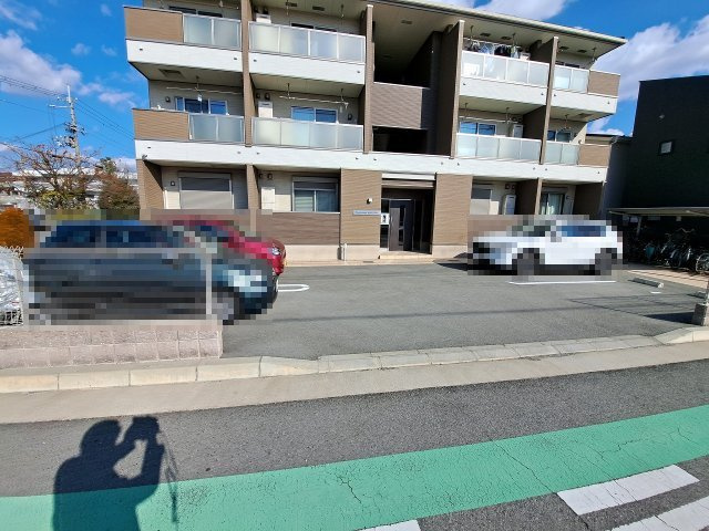 サンガーデン武庫川の駐車場
