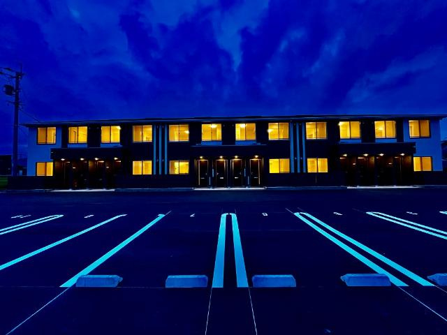 indigo　blueの外観|外観写真（夜）