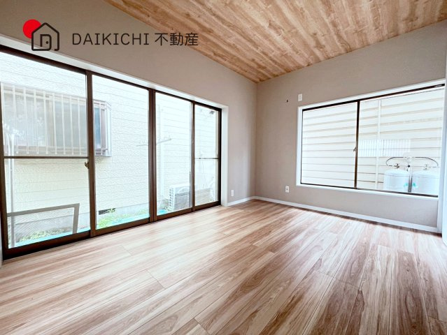 【居間・リビング】 | 桶川市大字倉田　中古戸建