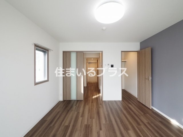 Y&Мスパジオ友渕の洋室|角部屋ではないので窓はありません