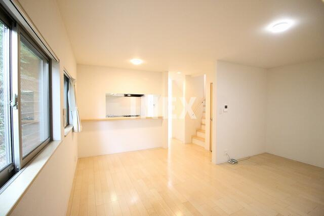 横浜市西区南軽井沢戸建の内装