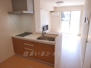 セジュール長居　Ｅ棟のキッチン|ＩＨ２口コンロあり