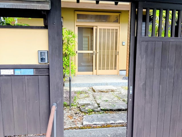 売中古戸建　静岡市清水区青葉町　の玄関