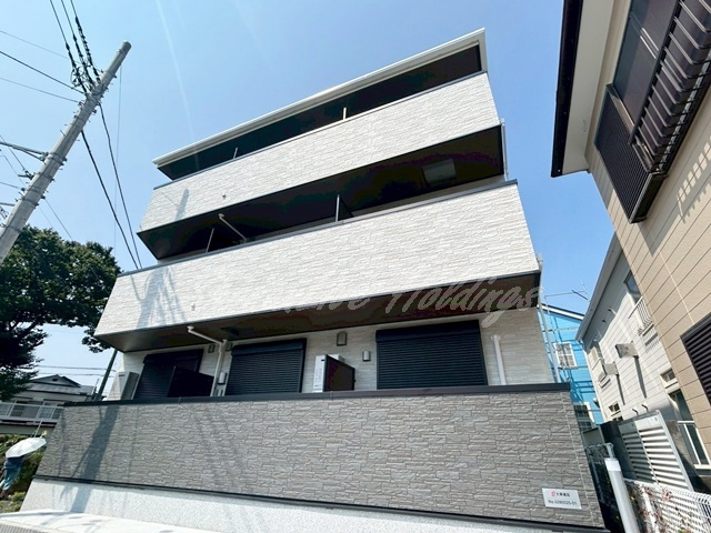 茅ヶ崎市赤松町のアパートの外観