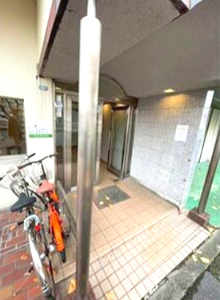 ブランコート池田の玄関
