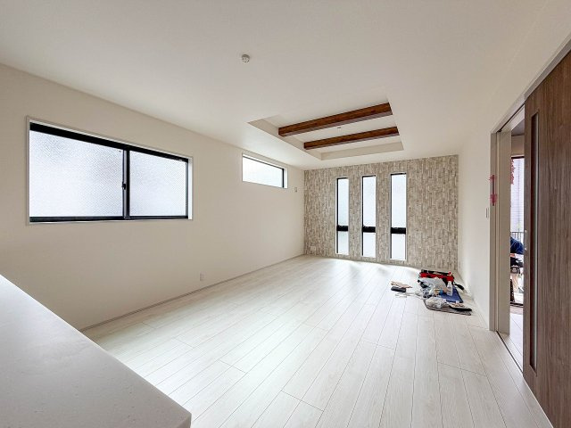 【居間・リビング】 | 綾瀬市落合南2丁目 新築戸建 全1棟