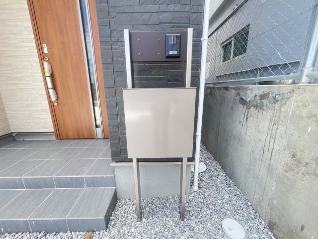 与那原町与那原（全4棟）ラスト4号棟の設備|4号棟　便利なポスト付き♪