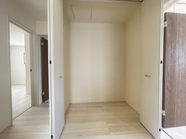与那原町与那原（全4棟）ラスト4号棟の収納|4号棟　2階ホール収納付き♪