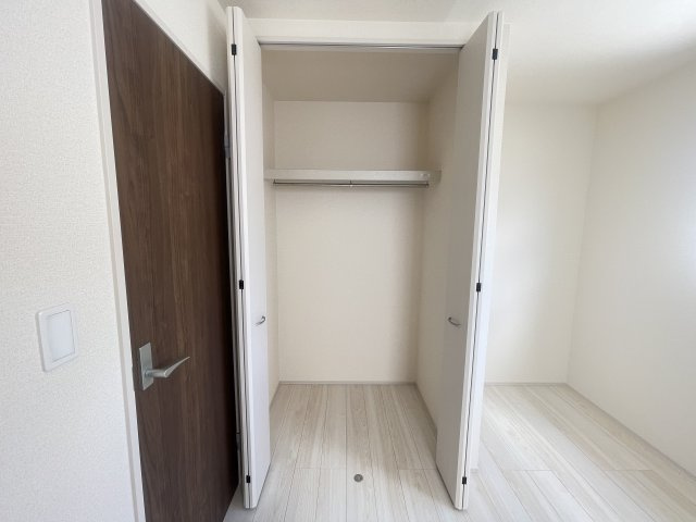 与那原町与那原（全4棟）ラスト4号棟の収納|4号棟　洋室5.2帖＋CL付き♪