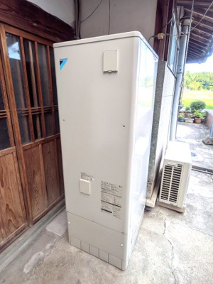 【発電・温水設備】 | 高槻市大字田能小字城山 | ■エコキュートは交換しています。
