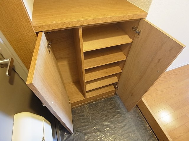 神戸市兵庫区湊川町８丁目の賃貸マンションの玄関|玄関はシューズＢＯＸ