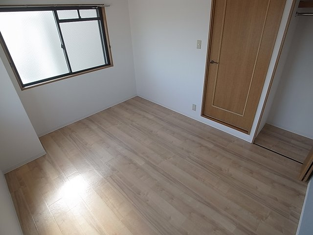 神戸市兵庫区湊川町８丁目の賃貸マンションの内装|各部屋日当たり良好です