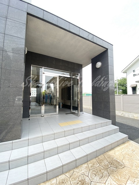 藤沢市弥勒寺１丁目の賃貸マンションのエントランス|清潔感のあるエントランスです♪