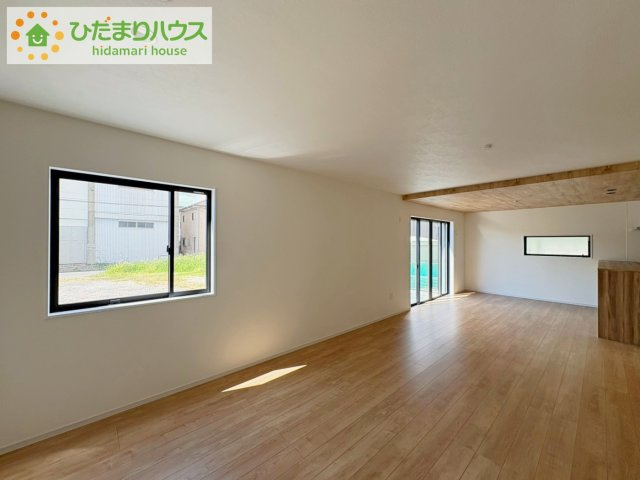 ひたちなか市津田東1期　新築戸建　1号棟の居間・リビング|お子様が元気に遊べる広々としたリビングです。