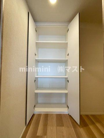 ローレルタワー堺筋本町の収納