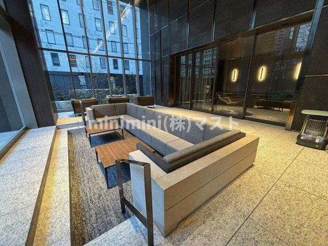 ローレルタワー堺筋本町のロビー