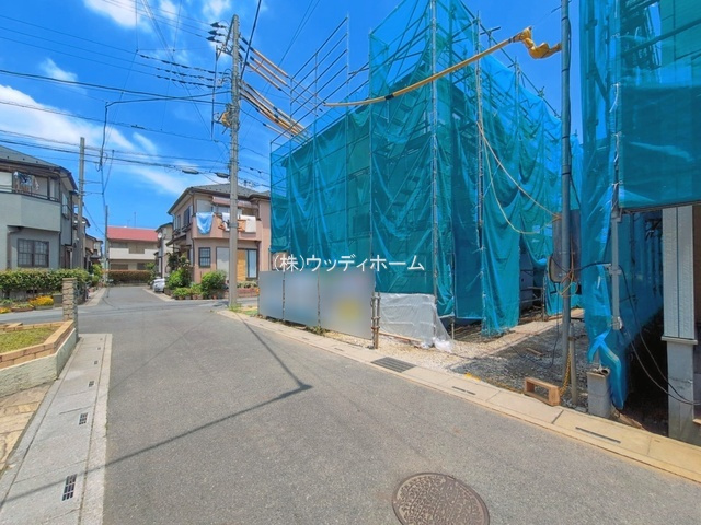 春日部市大沼第2　新築一戸建て　1号棟の前面道路含む現地写真