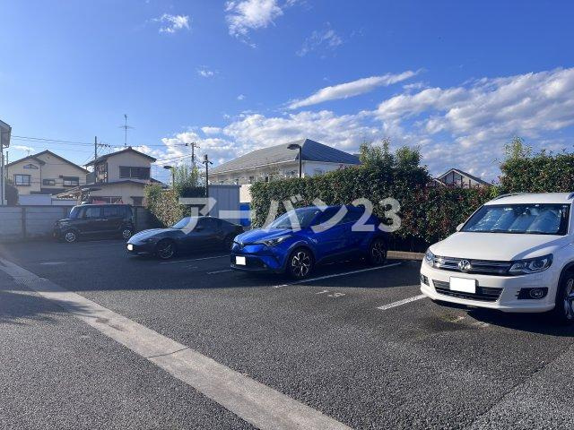 東大和市蔵敷３丁目の賃貸マンションの駐車場