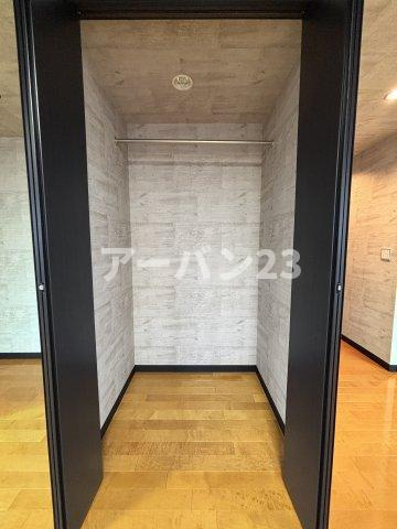 東大和市蔵敷３丁目の賃貸マンションの収納