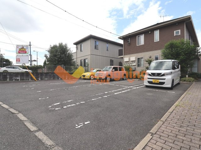 シャーメゾン国分の駐車場|車をお持ちの方に嬉しい駐車場付きの物件です