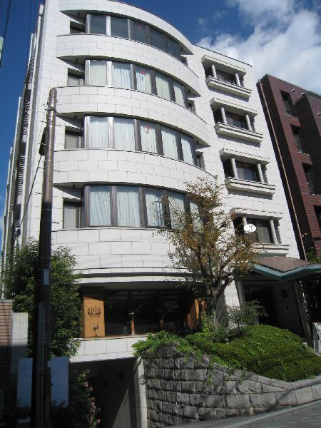 ＫＢコンフォート三条の外観|落ち着いた外観です