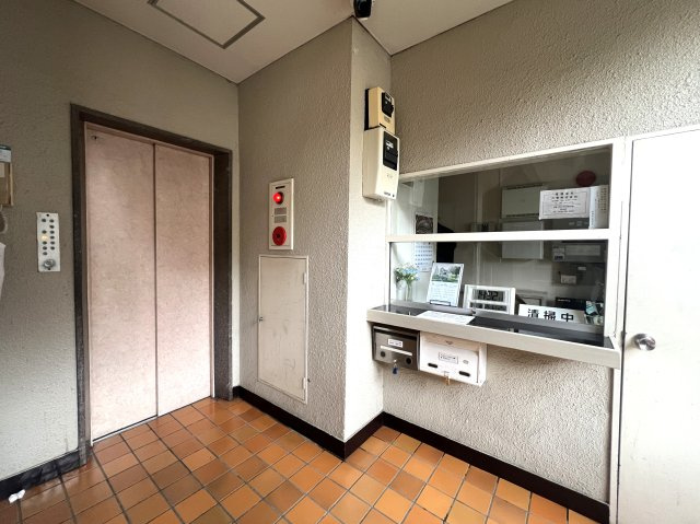 横浜の象徴、マリンタワーやベイブリッジも望める！単身者におススメな1LDK☆を2,000万円以下で！な【リフォーム／アイビスハイツ山下公園】のその他共用部分