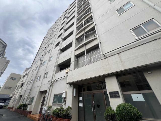 横浜の象徴、マリンタワーやベイブリッジも望める！単身者におススメな1LDK☆を2,000万円以下で！な【リフォーム／アイビスハイツ山下公園】