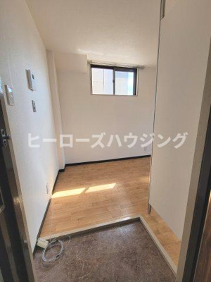 【玄関】 | キャロル豊中駅前
