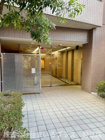 ウィスタリア京橋のエントランス