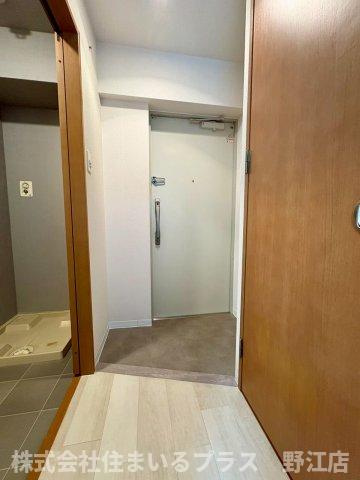 ウィスタリア京橋の玄関