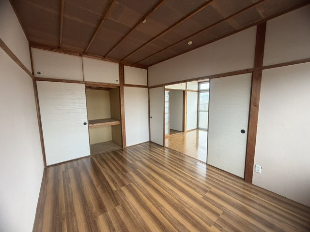 エンゼルハイツ人吉の洋室