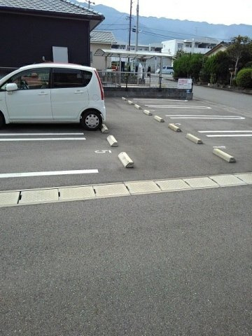 レジデンスドリームＡの駐車場