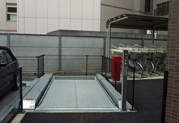 ガーデンフォート目黒の駐車場