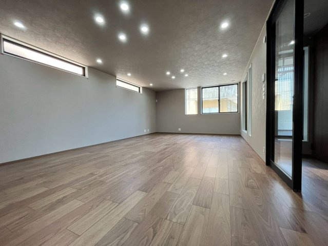 文京区向丘　デザイナーズ住宅の居間・リビング