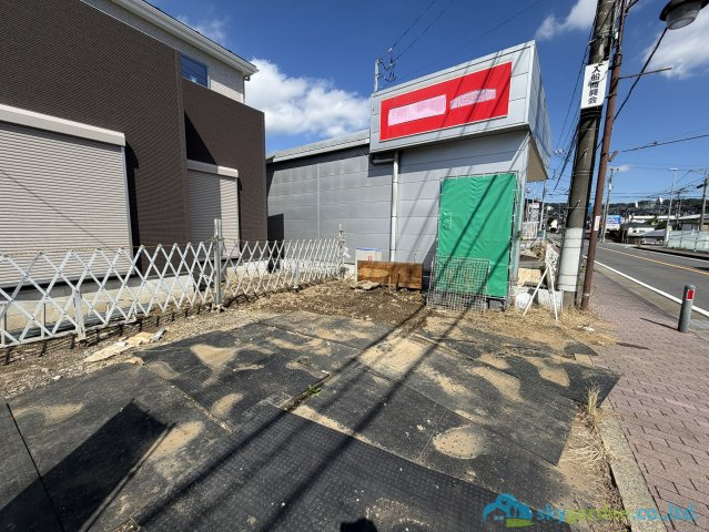 秦野市入船町　新築戸建　全3棟3号棟の駐車場