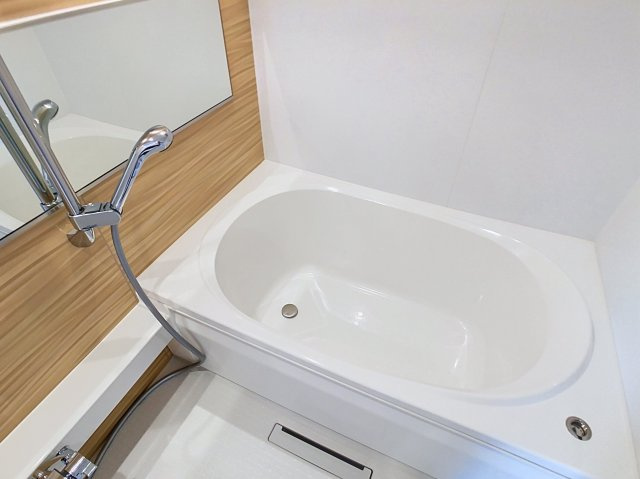 コア八日町の浴室