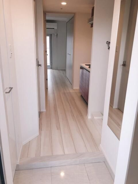 リヴシティ横濱新川町弐番館の玄関