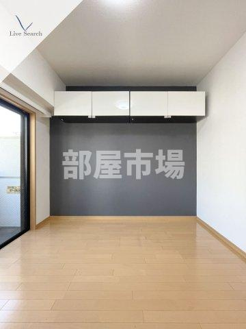 ヴァレッシア菊川シティの居間・リビング