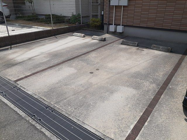 ヴィラ公園南の駐車場