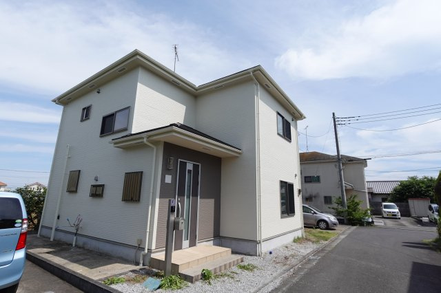 上寺山戸建　４LDK＋WIC　リユースの前面道路含む現地写真