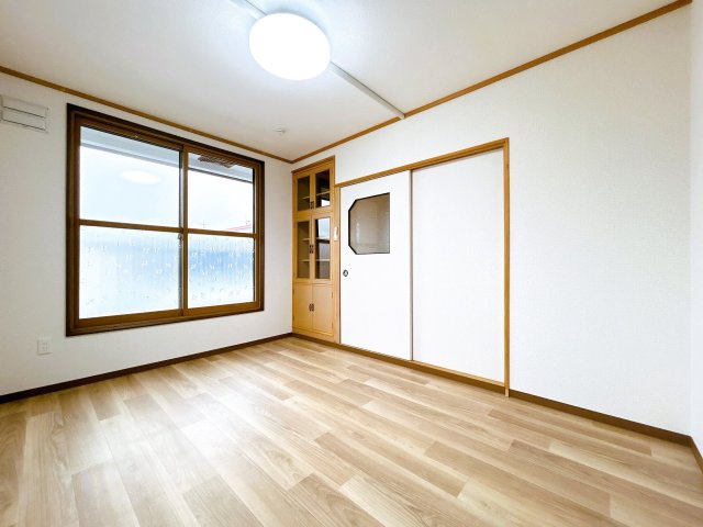 北見市広明町１９８番地８　中古売家|【リフォーム済】2階東側洋室写真です。床畳をクッションフロアへ変更しました。壁天井のクロスも貼替を行います。