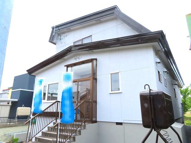 北見市広明町１９８番地８　中古売家の外観|【リフォーム済】外観別アングルです。