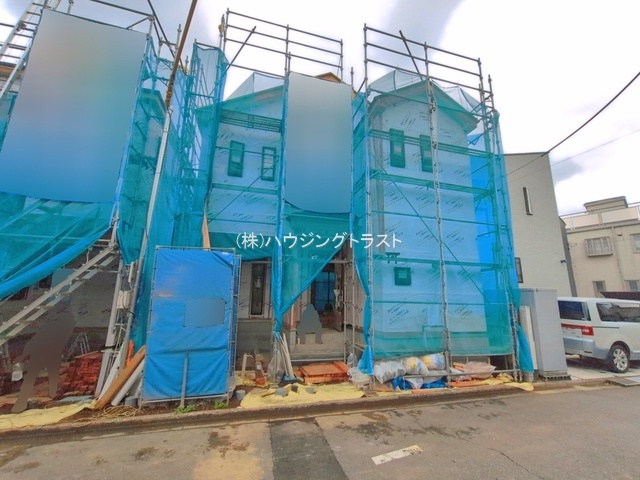仲介手数料無料　ハートフルタウン所沢弥生町２期　A号棟の前面道路含む現地写真