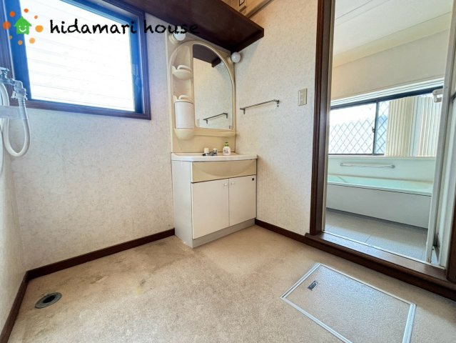 鴻巣市箕田　中古二世帯住宅の脱衣所